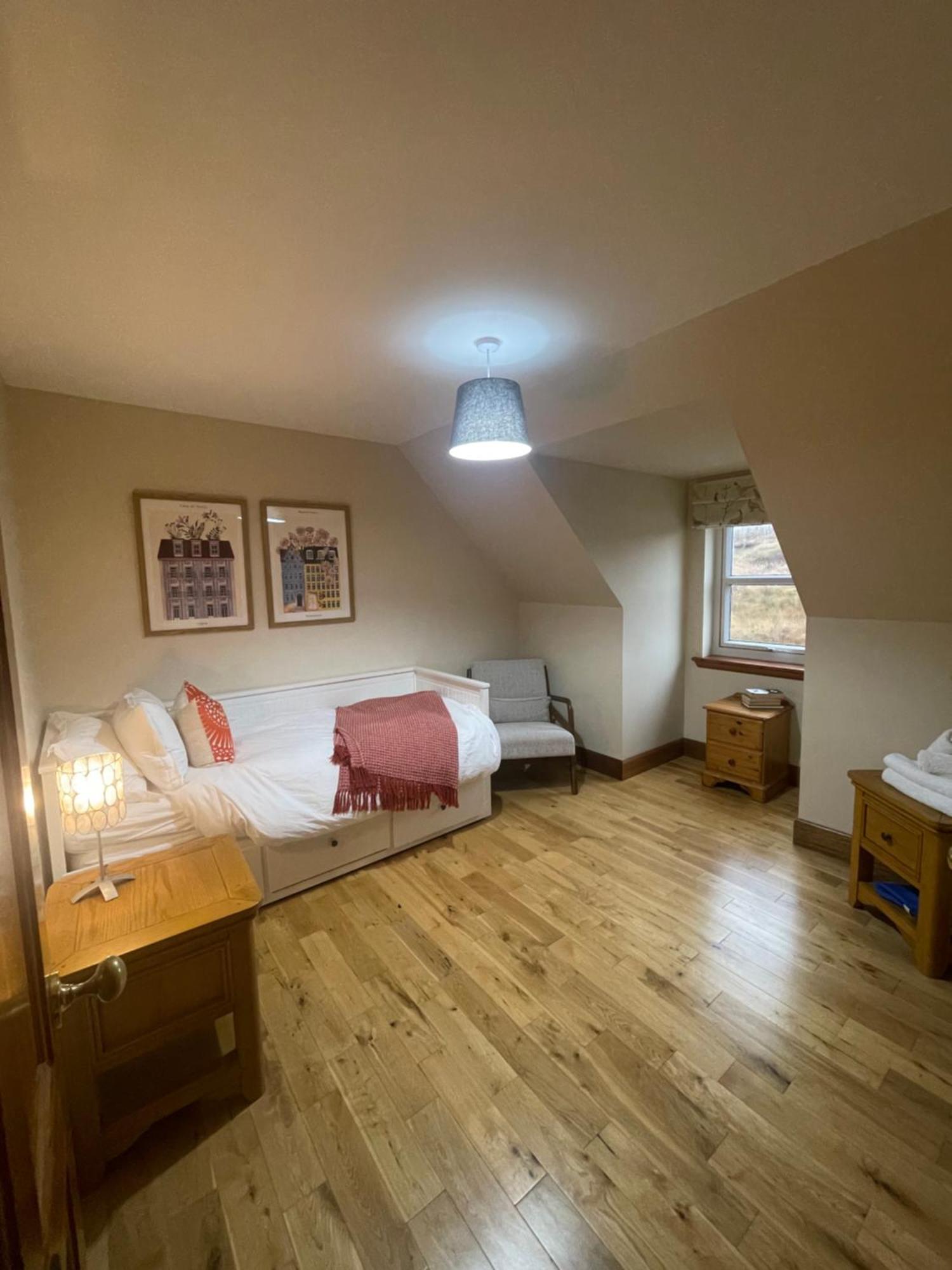 Head In The Skye - Healabhal Cottage Ose Екстериор снимка